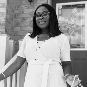 Meet your Posher, Adenike